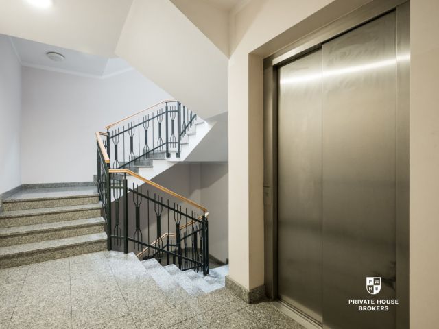 Przestronna nieruchomość z balkonem ul. Lea - Lokal użytkowy - Wynajem - Kraków, Krowodrza
