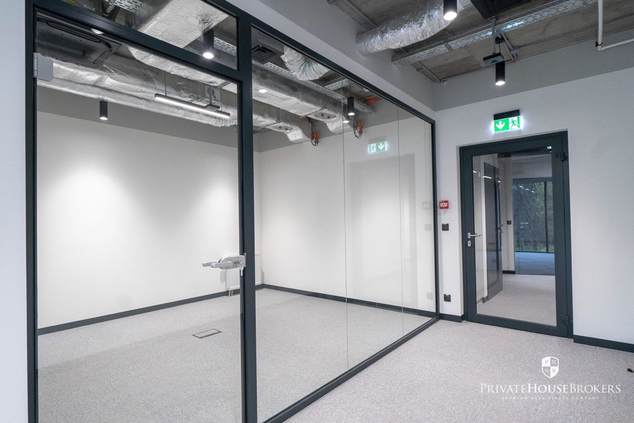 A unique space for your business - an intimate office building at al. John Paul - Комерційне приміщення - Оренда - Kraków, Śródmieście / Grzegórzki