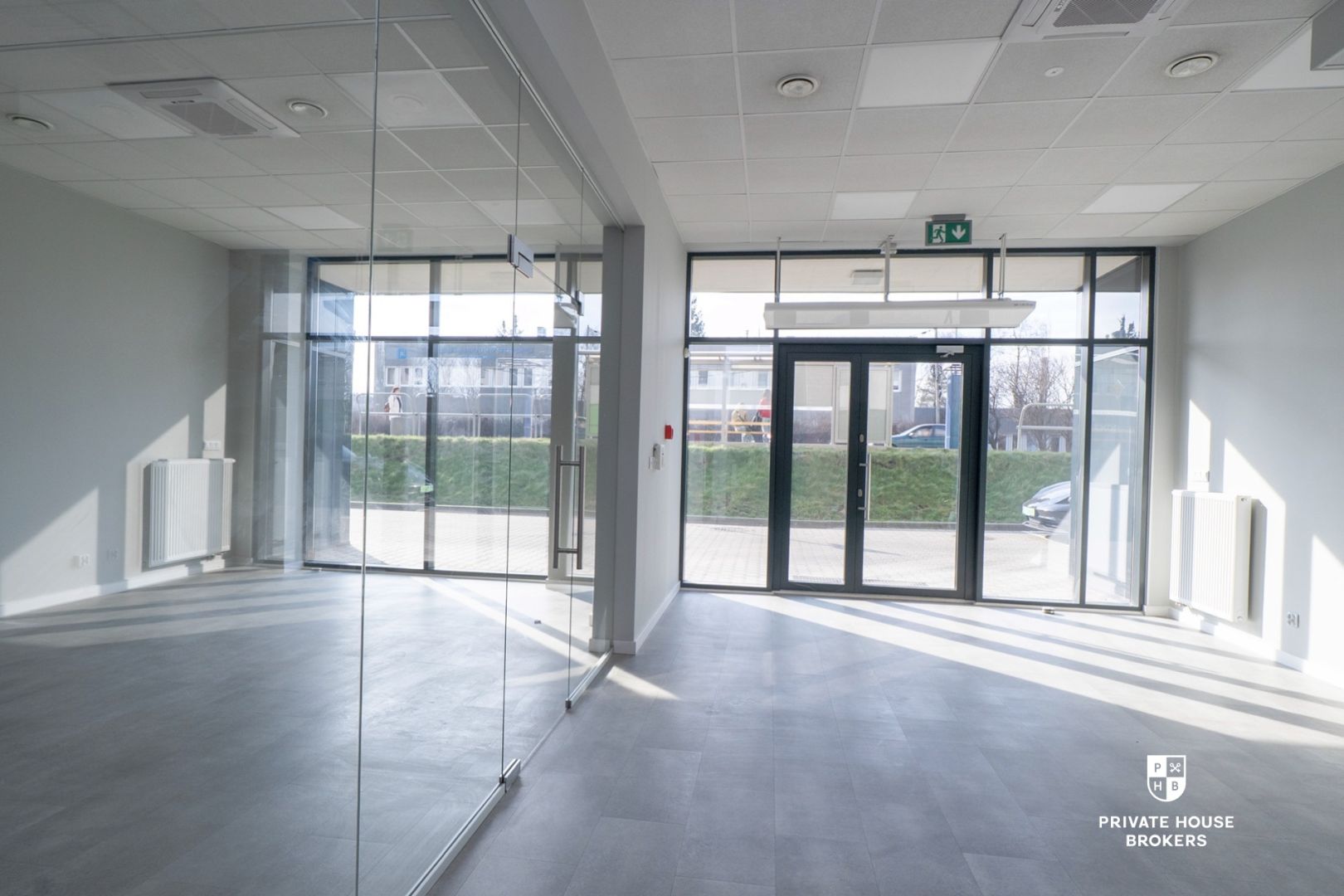 Commercial space for rent Walerego Sławka street 96 sqm - Комерційне приміщення - Оренда - Kraków, Podgórze / Bonarka