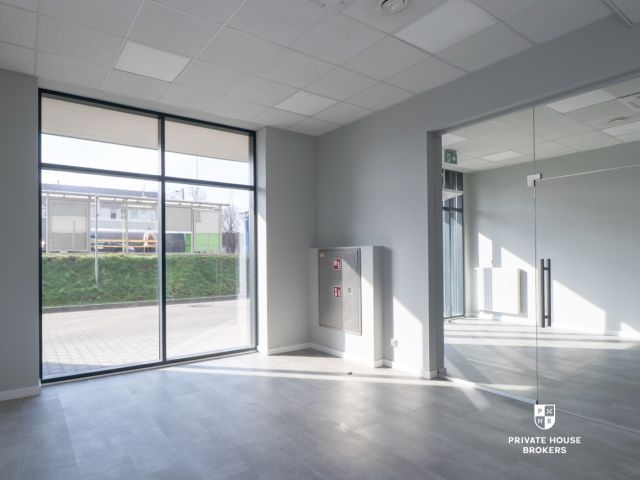 Commercial space for rent Walerego Sławka street 96 sqm - Commercial premises - Rent - Kraków, Podgórze / Bonarka