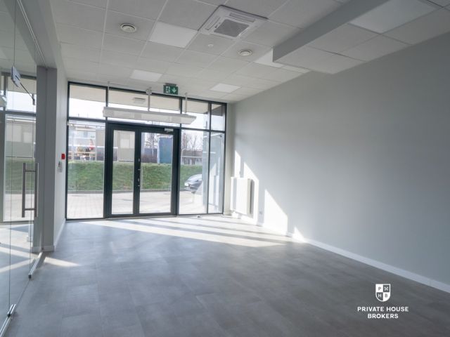 Commercial space for rent Walerego Sławka street 96 sqm - Commercial premises - Rent - Kraków, Podgórze / Bonarka