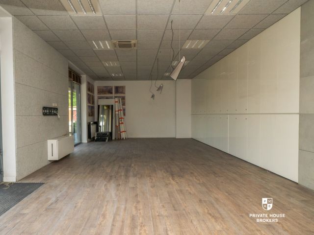 Commercial space for rent Krasickiego street 57 sqm - Комерційне приміщення - Оренда - Kraków, Podgórze