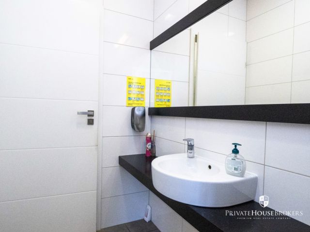 Commercial space for rent Krasickiego street 57 sqm - Комерційне приміщення - Оренда - Kraków, Podgórze