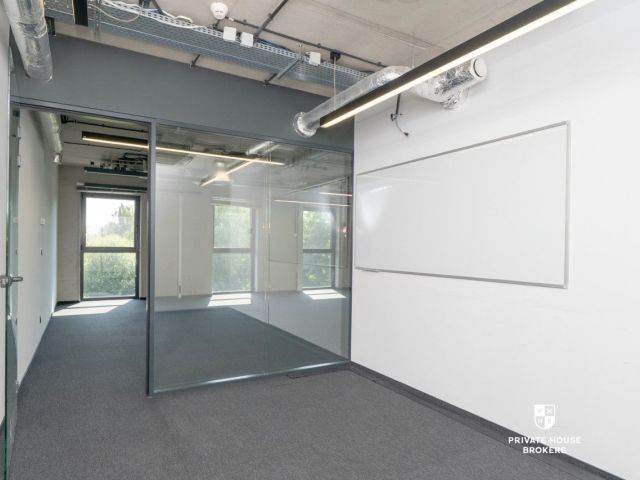 A unique space for your business - an intimate office building at Lubostroń street - Commercial premises - Rent - Kraków, Ruczaj