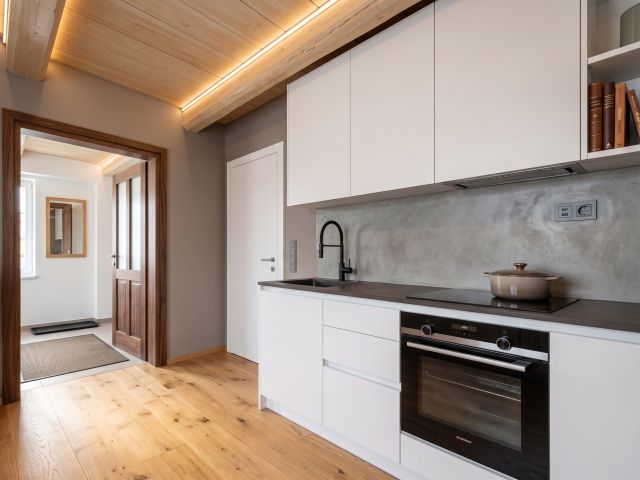 INVESTMENT - HOUSE FOR SALE IN ZATOR NEAR THE MARKET SQUARE - Дім - Продаж - Oświęcimski, Zator