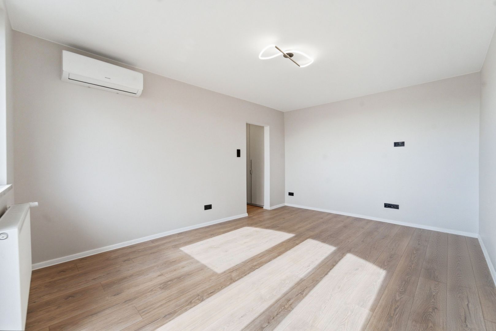 Move-in ready! 2-room flat Zabrze | AC & Parking - Apartment - Sale - Zabrze, Biskupice