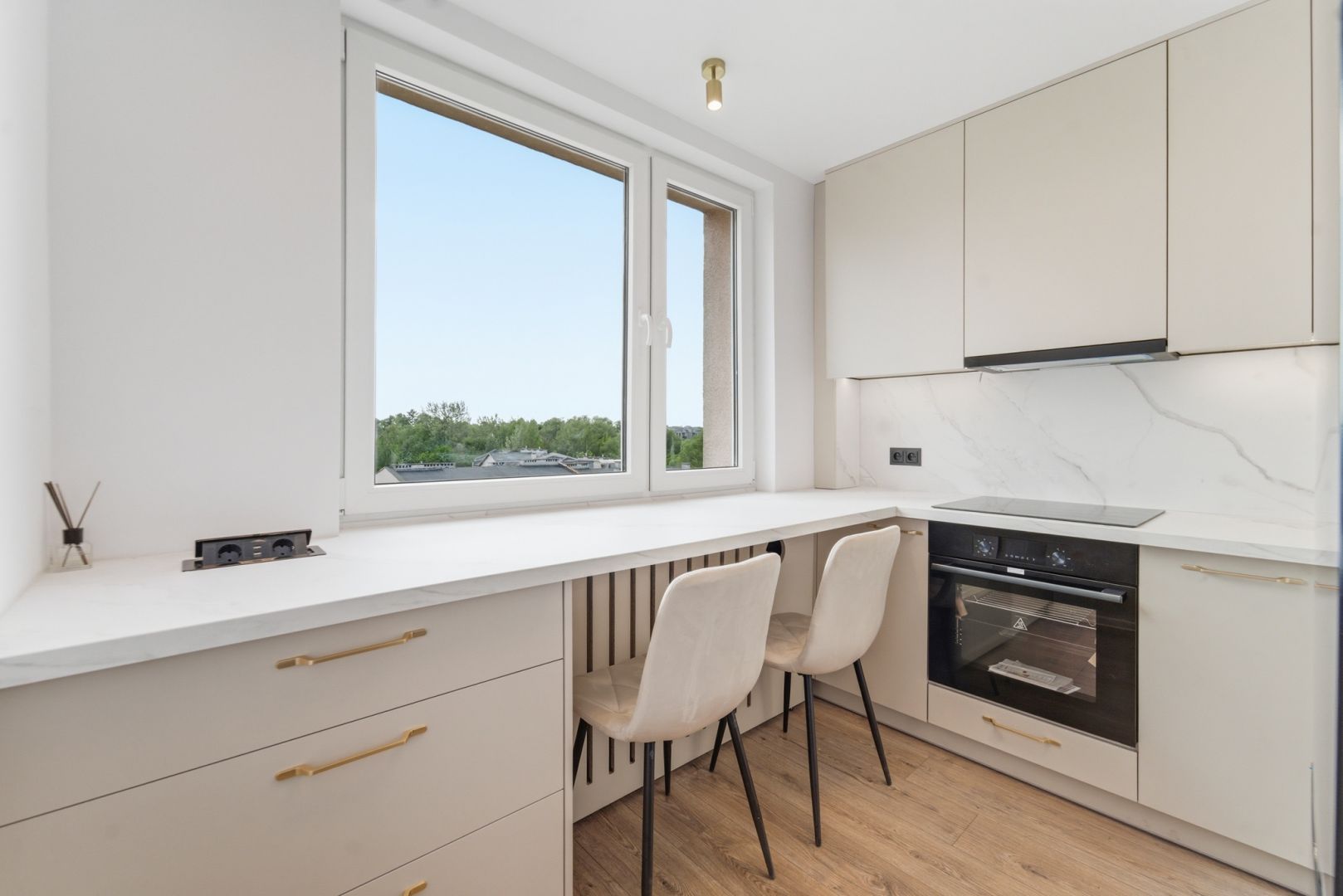 Move-in ready! 2-room flat Zabrze | AC & Parking - Apartment - Sale - Zabrze, Biskupice