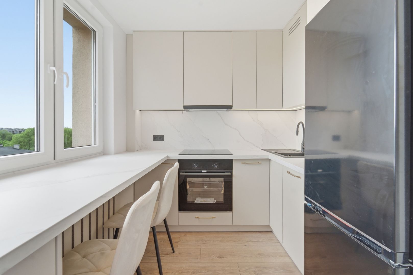Move-in ready! 2-room flat Zabrze | AC & Parking - Apartment - Sale - Zabrze, Biskupice