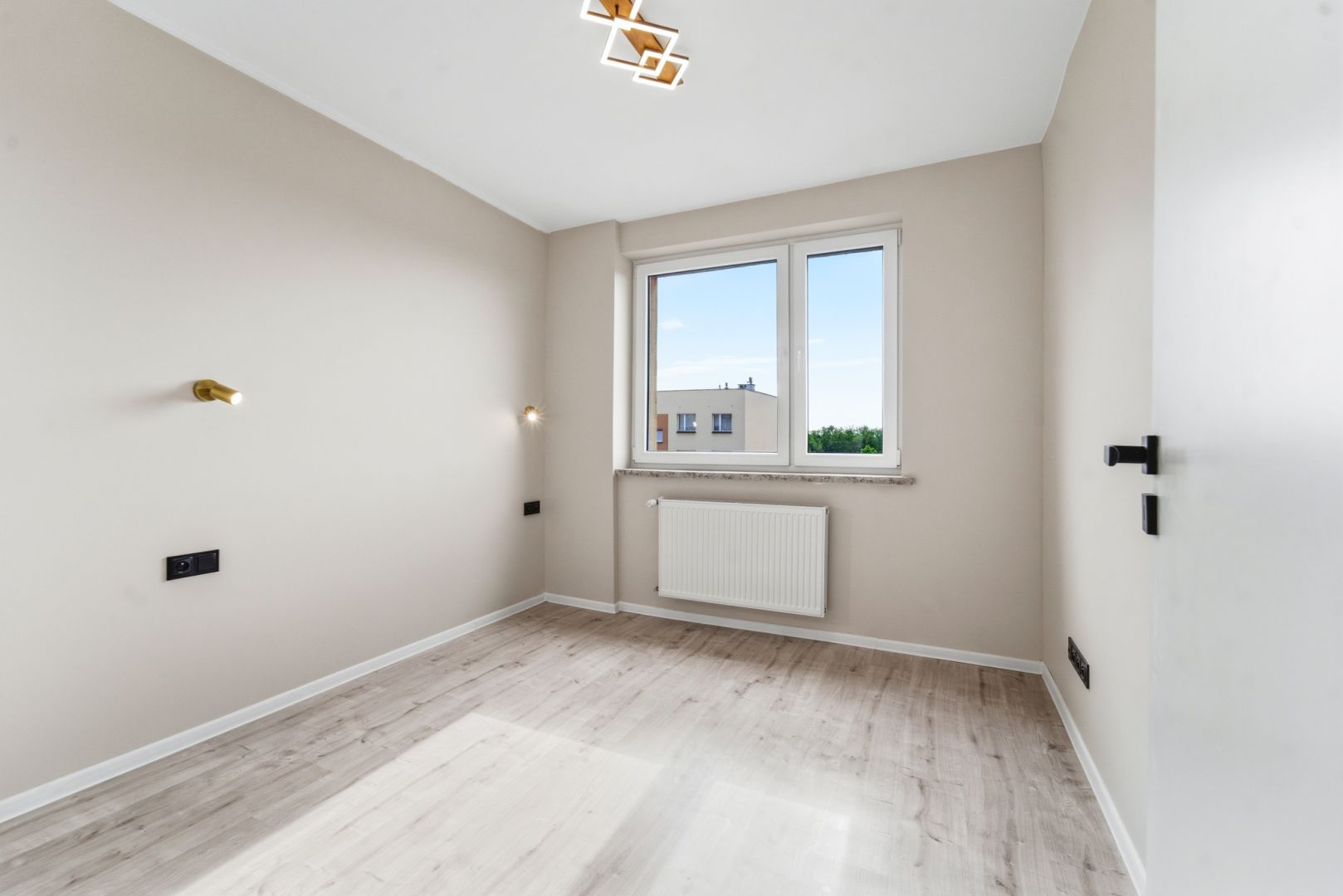 Move-in ready! 2-room flat Zabrze | AC & Parking - Apartment - Sale - Zabrze, Biskupice