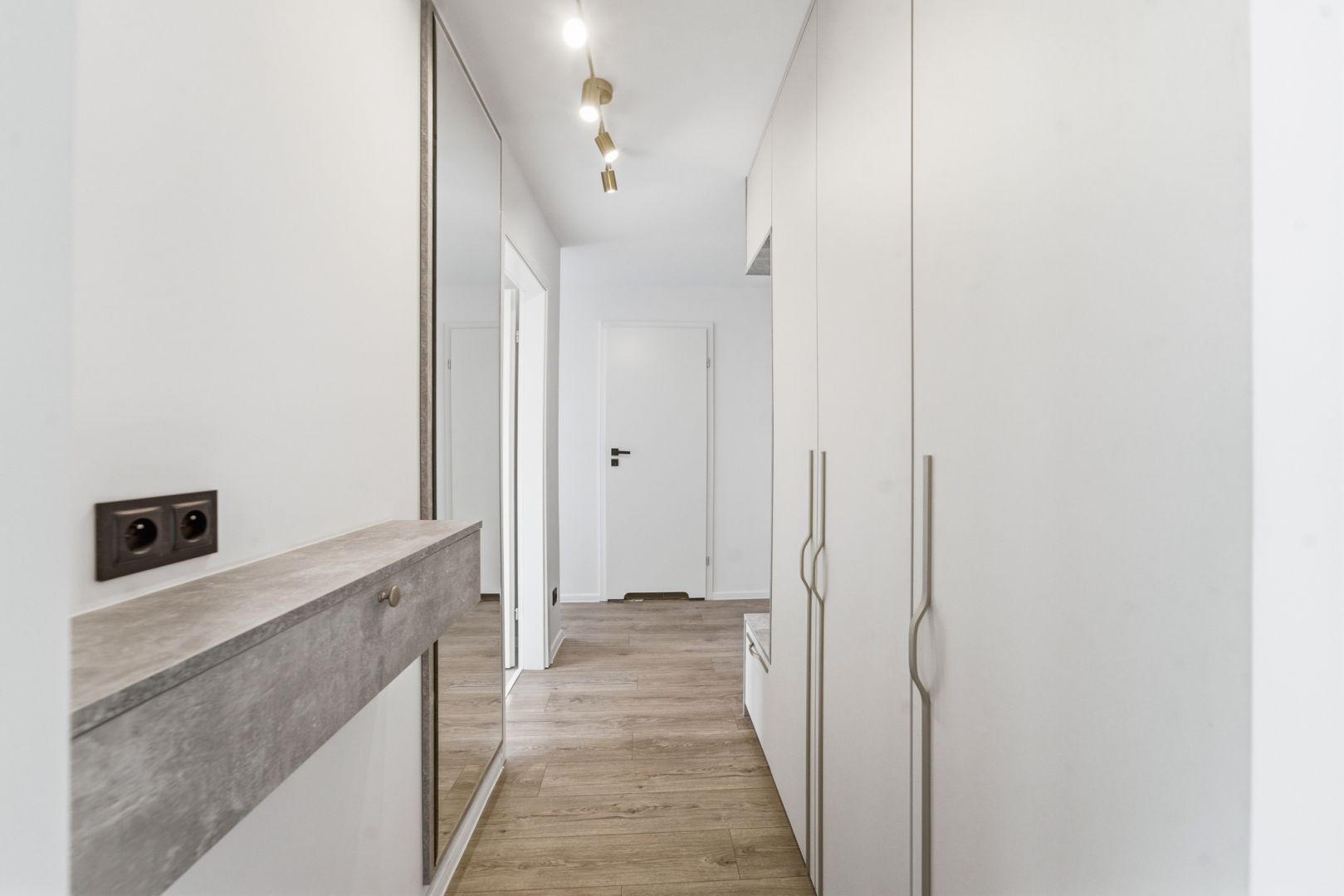 Move-in ready! 2-room flat Zabrze | AC & Parking - Apartment - Sale - Zabrze, Biskupice