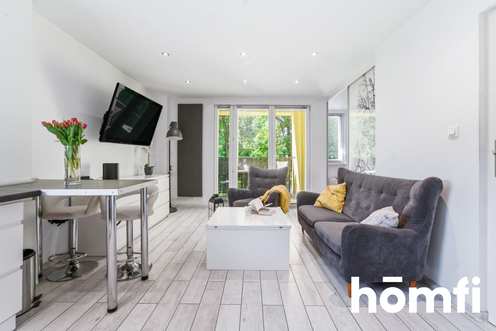Cozy, Move-In Ready 1-Bed with a Balcony in the Heart of the City - Квартира - Продаж - Sosnowiec, Centrum