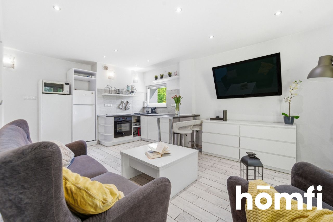 Cozy, Move-In Ready 1-Bed with a Balcony in the Heart of the City - Квартира - Продаж - Sosnowiec, Centrum