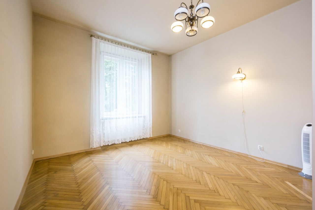 Spacious apartment, on the Al. Słowackiego Street - Квартира - Оренда - Kraków, Śródmieście / Stare Miasto