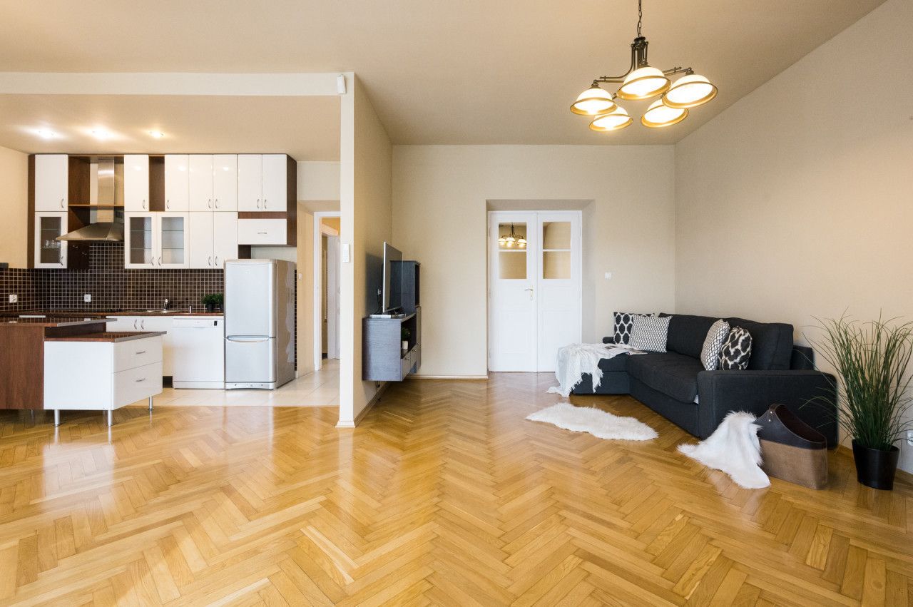 Spacious apartment, on the Al. Słowackiego Street - Квартира - Оренда - Kraków, Śródmieście / Stare Miasto