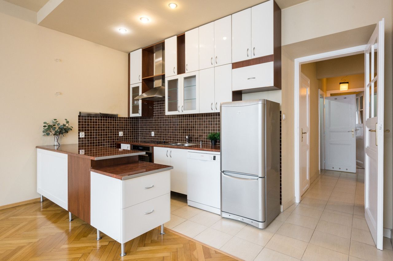 Spacious apartment, on the Al. Słowackiego Street - Квартира - Оренда - Kraków, Śródmieście / Stare Miasto