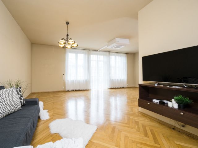 Spacious apartment, on the Al. Słowackiego Street - Квартира - Оренда - Kraków, Śródmieście / Stare Miasto