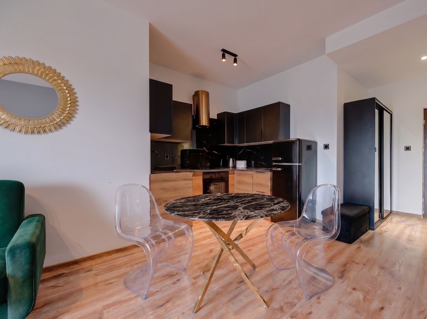 SPACIOUS STUDIO APARTMENT IN AN APARTMENT BUILDING - Apartment - Sale - Radom, Zamłynie
