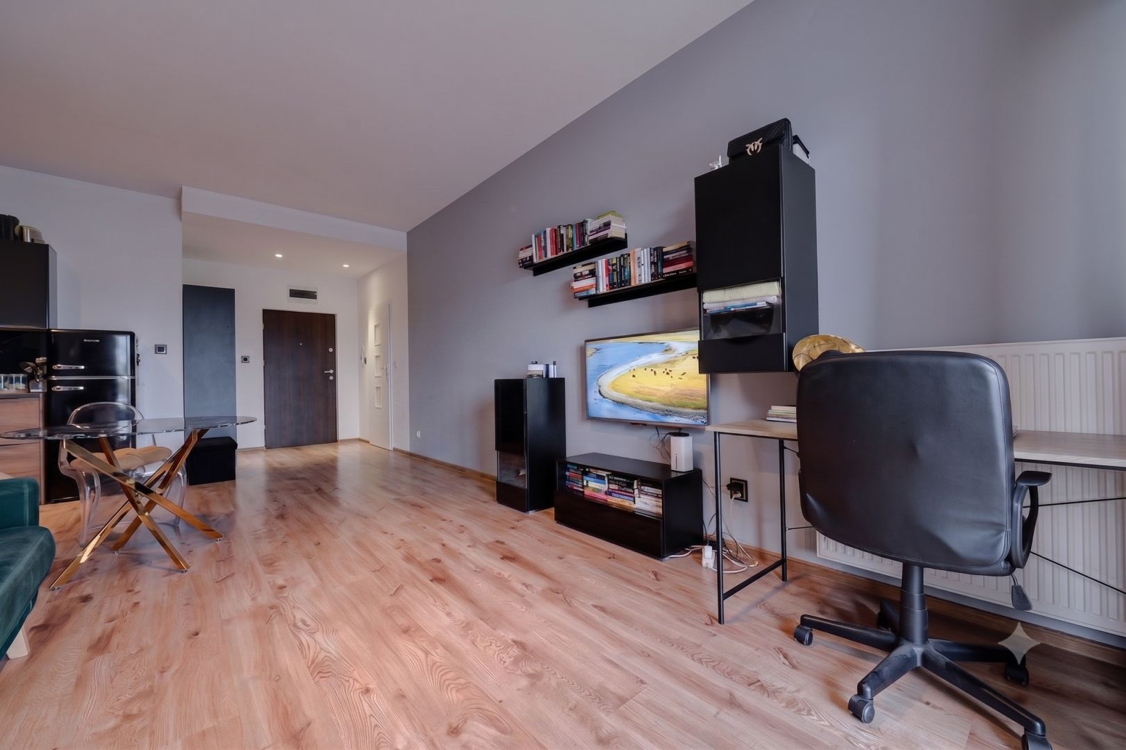 SPACIOUS STUDIO APARTMENT IN AN APARTMENT BUILDING - Apartment - Sale - Radom, Zamłynie