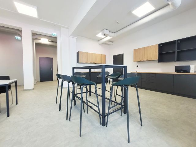 Premises in a modern building with a conference room - Комерційне приміщення - Оренда - Rzeszów, Zalesie
