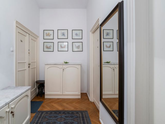 CHARMING 3-BEDROOM APARTMENT WITH BALCONY IN THE CITY CENTER OF ŁÓDŹ - Apartment - Rent - Łódź, Śródmieście / Śródmieście
