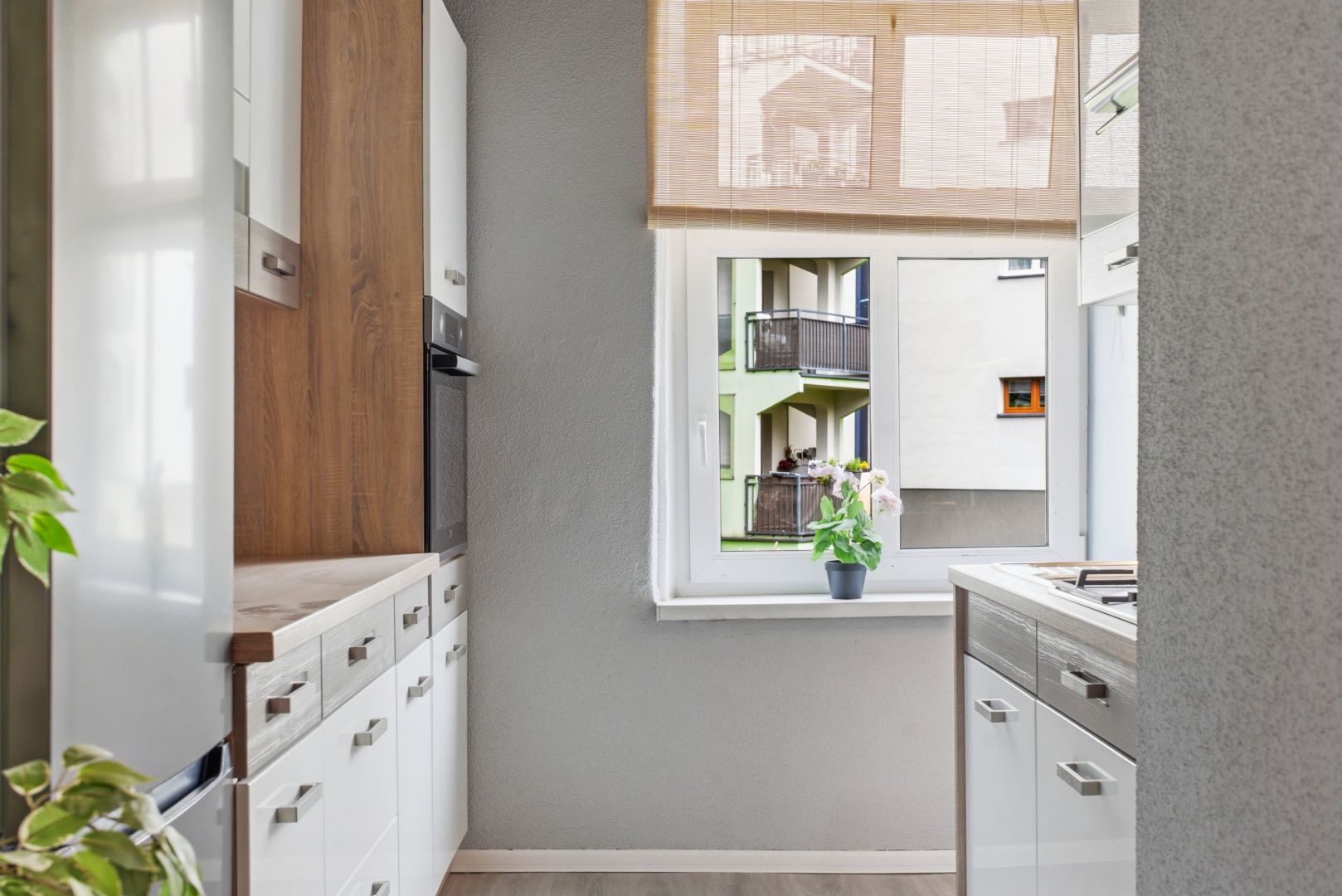 Move-in Ready! 2 Newly Renovated Rooms - Apartment - Sale - Mysłowice, Wesoła