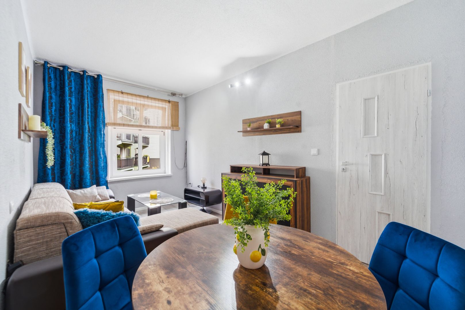 Move-in Ready! 2 Newly Renovated Rooms - Apartment - Sale - Mysłowice, Wesoła