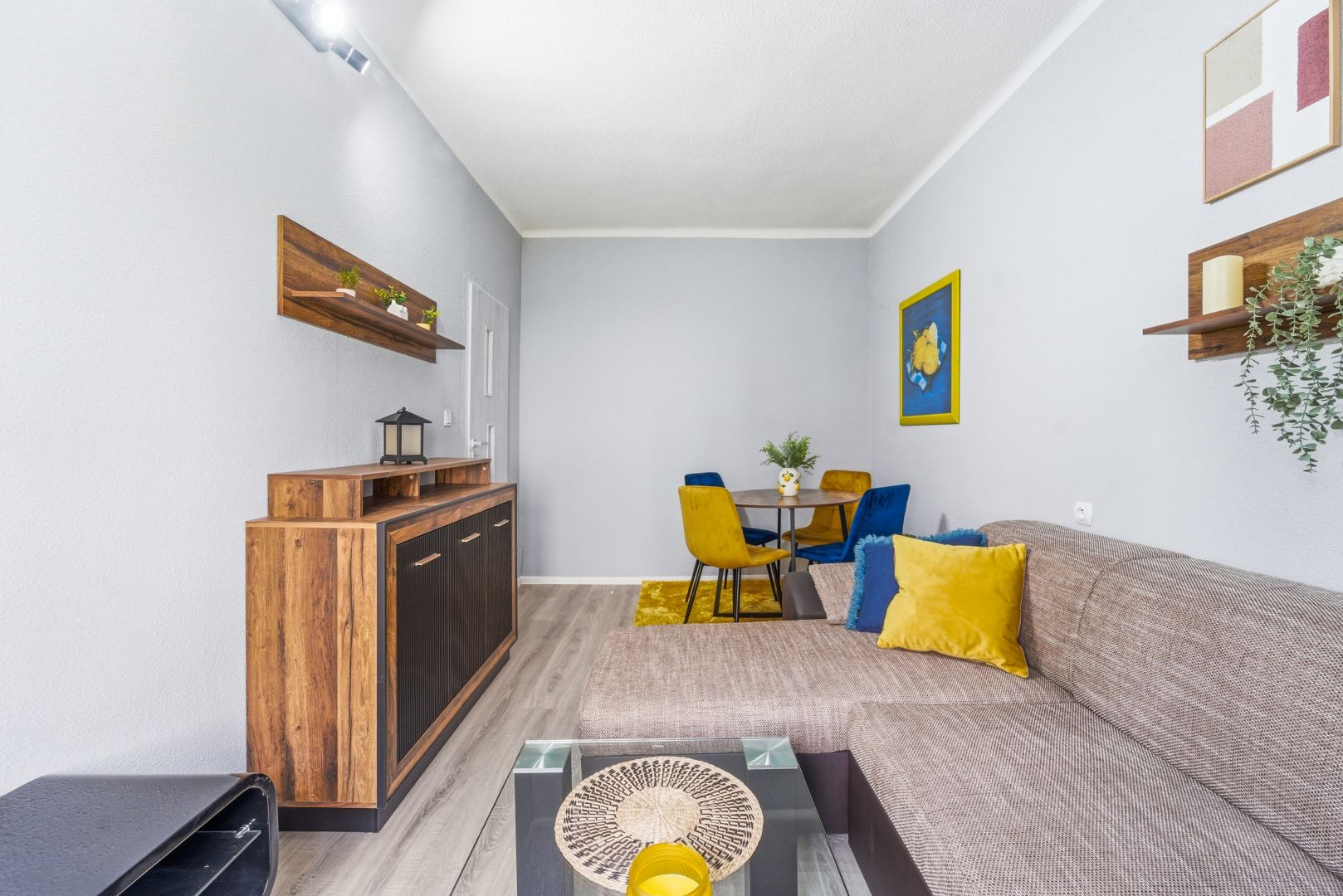 Move-in Ready! 2 Newly Renovated Rooms - Apartment - Sale - Mysłowice, Wesoła
