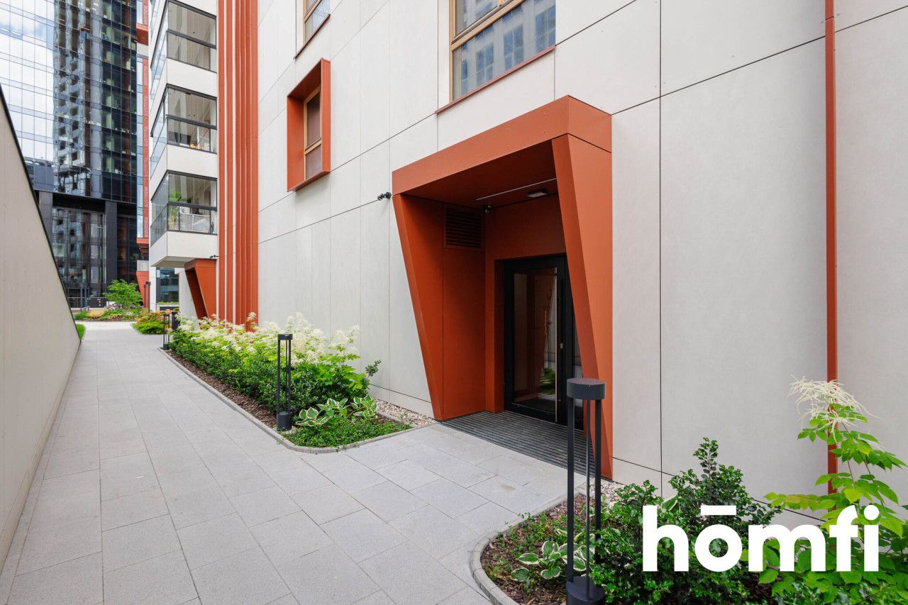 The spacious and perfectly illuminated 69.50 sqm apartment - Apartment - Sale - Warszawa, Wola