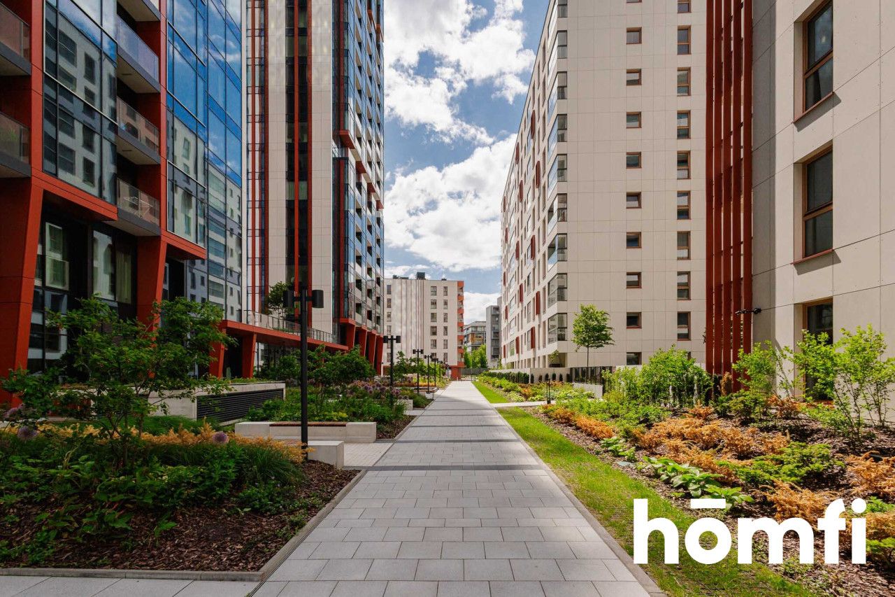 The spacious and perfectly illuminated 69.50 sqm apartment - Apartment - Sale - Warszawa, Wola
