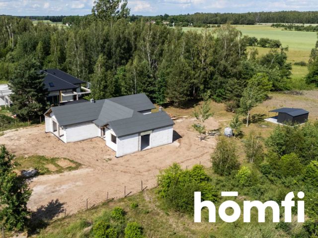 A single-story house on a large plot with an interesting layout of rooms - House - Sale - Radomski, Jedlińsk / Nowe Zawady