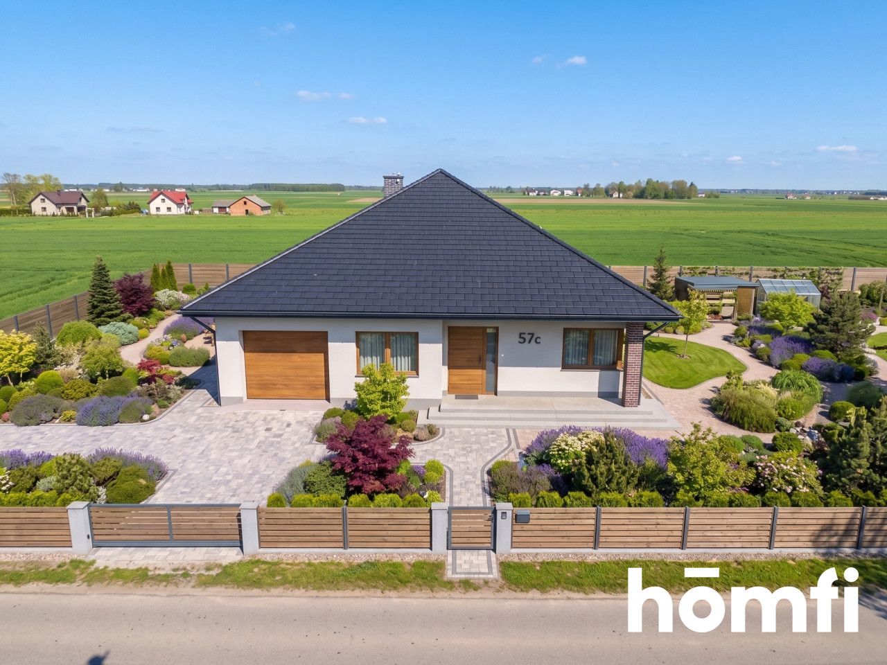 PLOT WITH EXISTING BUILDINGS – 3,100 m² | BŁONIE, ŁĘCZYCA COMMUNE - Plot - Sale - Łęczycki, Łęczyca
