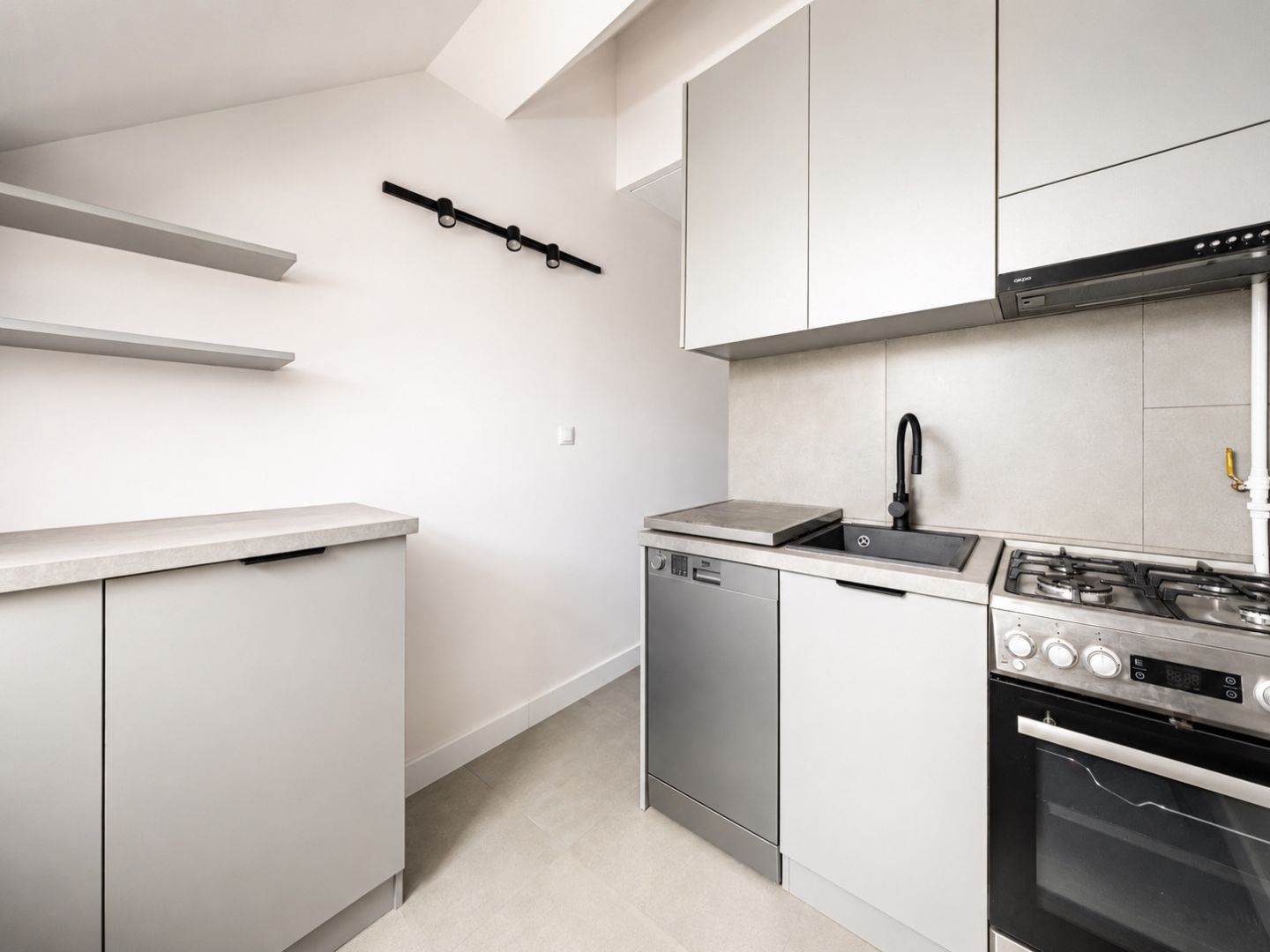 Apartment with a mezzanine after renovation 44 m - Apartment - Sale - Poznań, Nowe Miasto