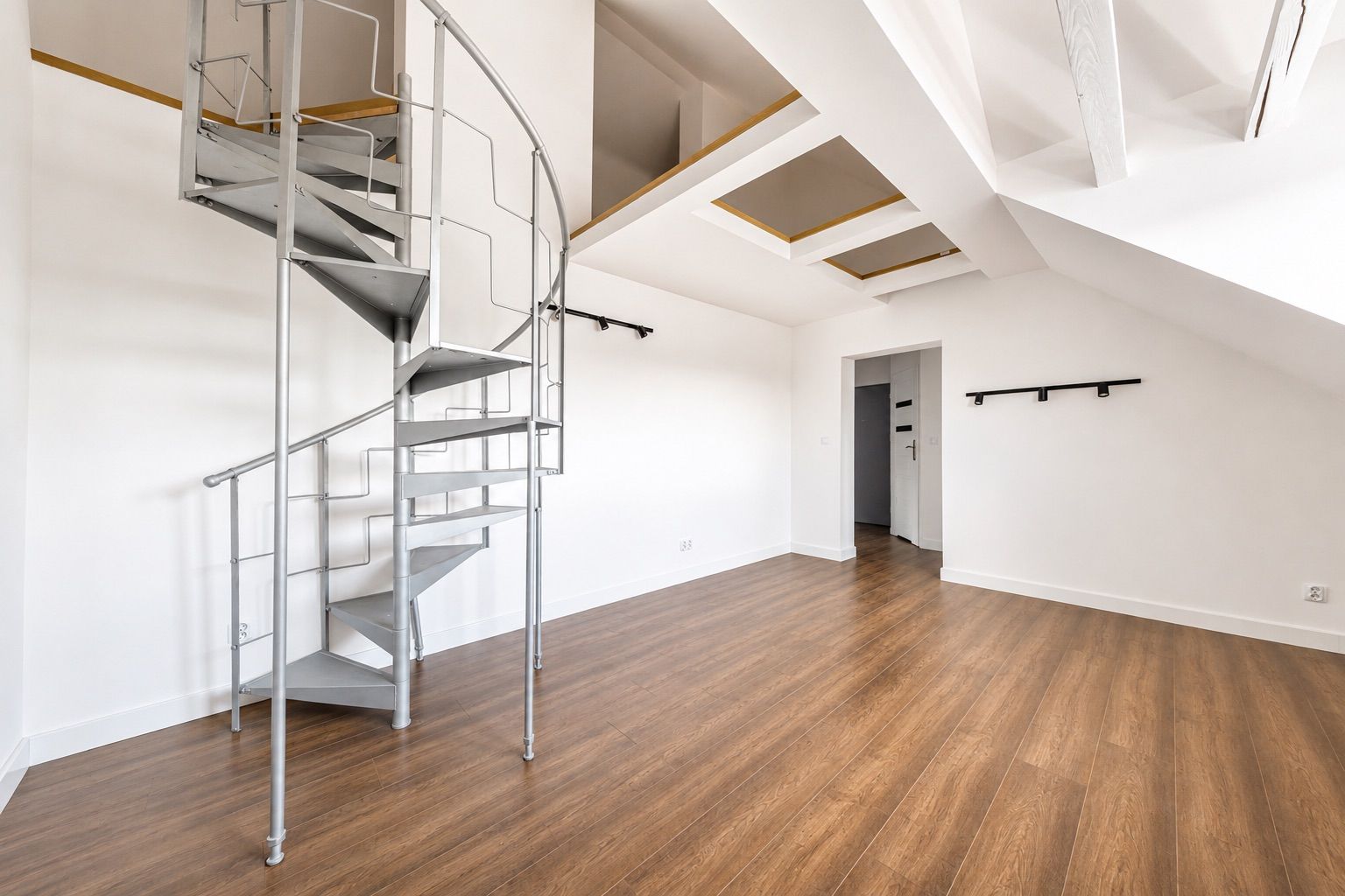 Apartment with a mezzanine after renovation 44 m - Apartment - Sale - Poznań, Nowe Miasto