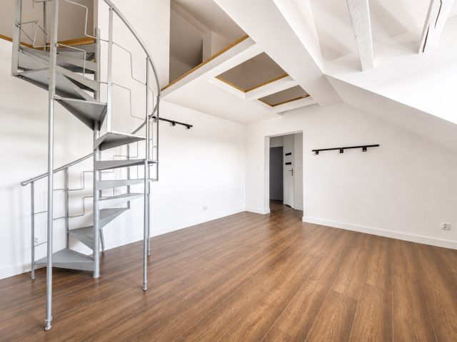 Apartment with a mezzanine after renovation 44 m - Квартира - Продаж - Poznań, Nowe Miasto