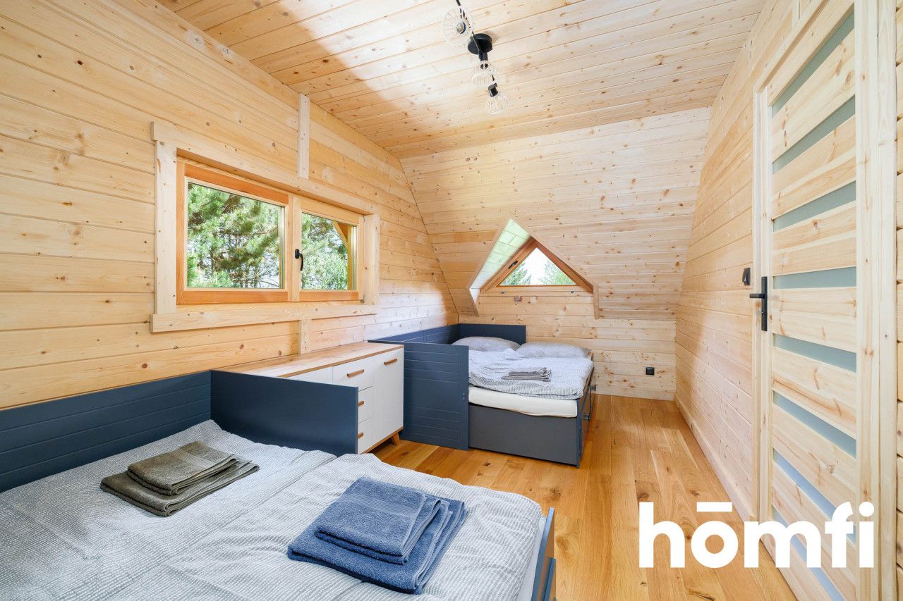 A charming, year-round wooden house for sale on a large, 45-are plot surrounded by meadows, forests, and fields! Ideal as a getaway from the city or for tourist rental (currently functioning in short-term rental - rating 9.9/10 on booking) | Skrzydlna | Dobra commune | Limanowa county. - House - Sale - Limanowski, Dobra / Skrzydlna