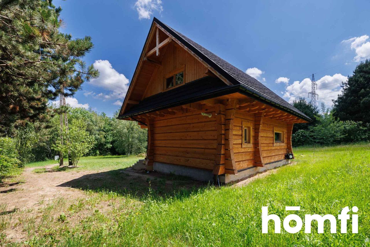 A charming, year-round wooden house for sale on a large, 45-are plot surrounded by meadows, forests, and fields! Ideal as a getaway from the city or for tourist rental (currently functioning in short-term rental - rating 9.9/10 on booking) | Skrzydlna | Dobra commune | Limanowa county. - House - Sale - Limanowski, Dobra / Skrzydlna