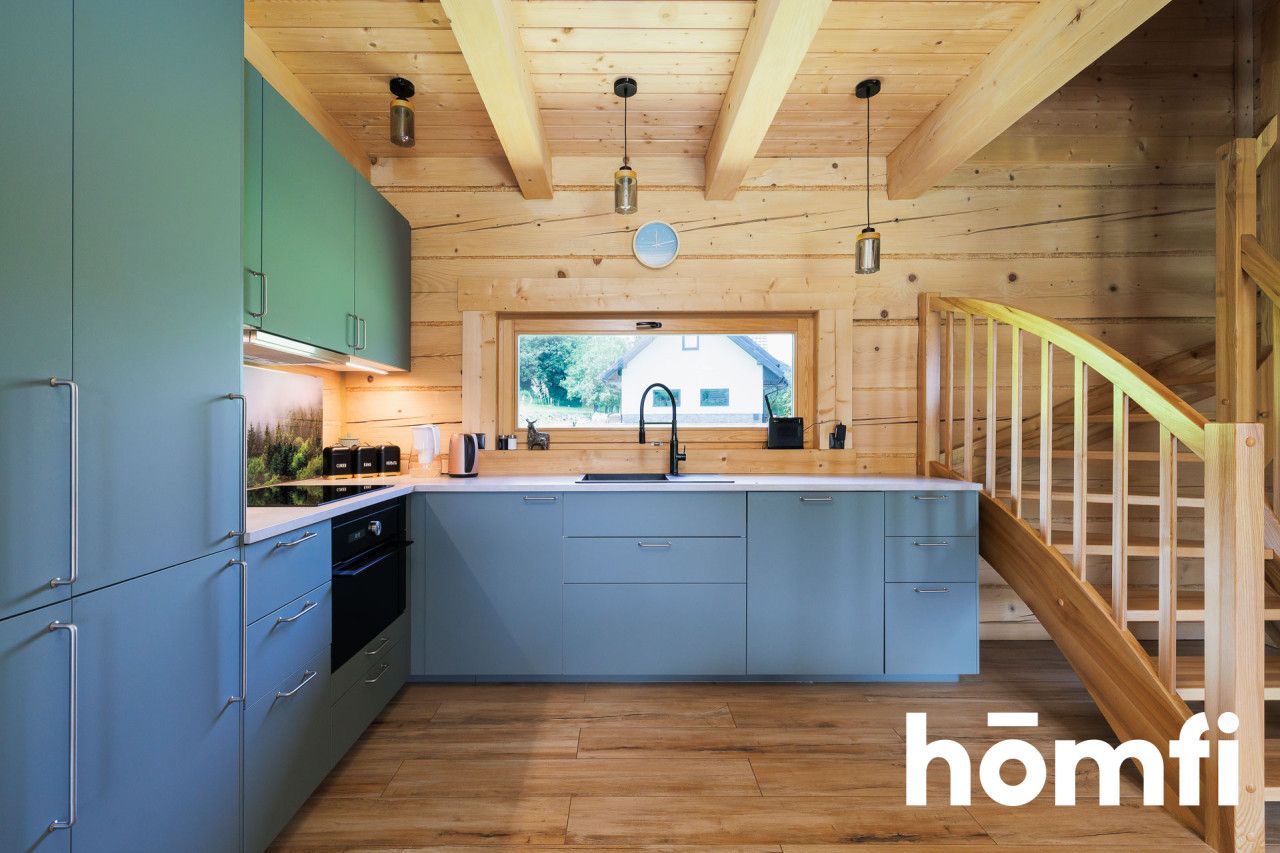 A charming, year-round wooden house for sale on a large, 45-are plot surrounded by meadows, forests, and fields! Ideal as a getaway from the city or for tourist rental (currently functioning in short-term rental - rating 9.9/10 on booking) | Skrzydlna | Dobra commune | Limanowa county. - House - Sale - Limanowski, Dobra / Skrzydlna