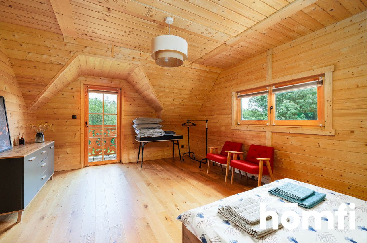 A charming, year-round wooden house for sale on a large, 45-are plot surrounded by meadows, forests, and fields! Ideal as a getaway from the city or for tourist rental (currently functioning in short-term rental - rating 9.9/10 on booking) | Skrzydlna | Dobra commune | Limanowa county. - House - Sale - Limanowski, Dobra / Skrzydlna