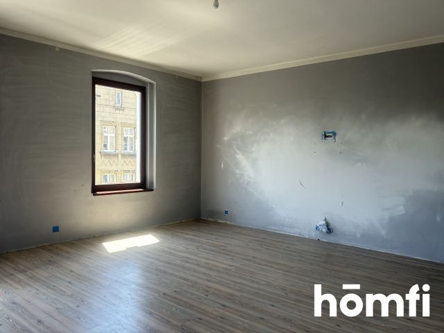 Spacious 116 m² with tremendous potential | ZABRZE - Apartment - Sale - Zabrze, Centrum Południe