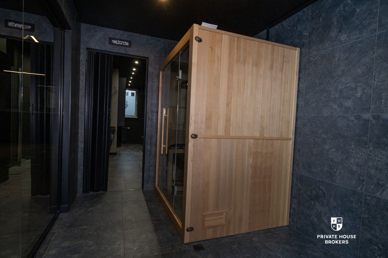 For sell commercial space Zabłocie district 135 m^2 - Комерційне приміщення - Оренда - Kraków, Podgórze