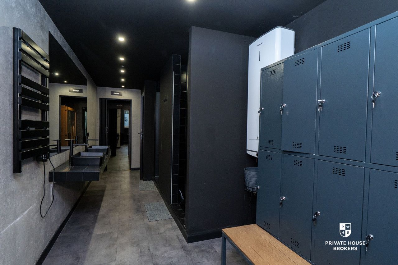 For sell commercial space Zabłocie district 135 m^2 - Комерційне приміщення - Оренда - Kraków, Podgórze