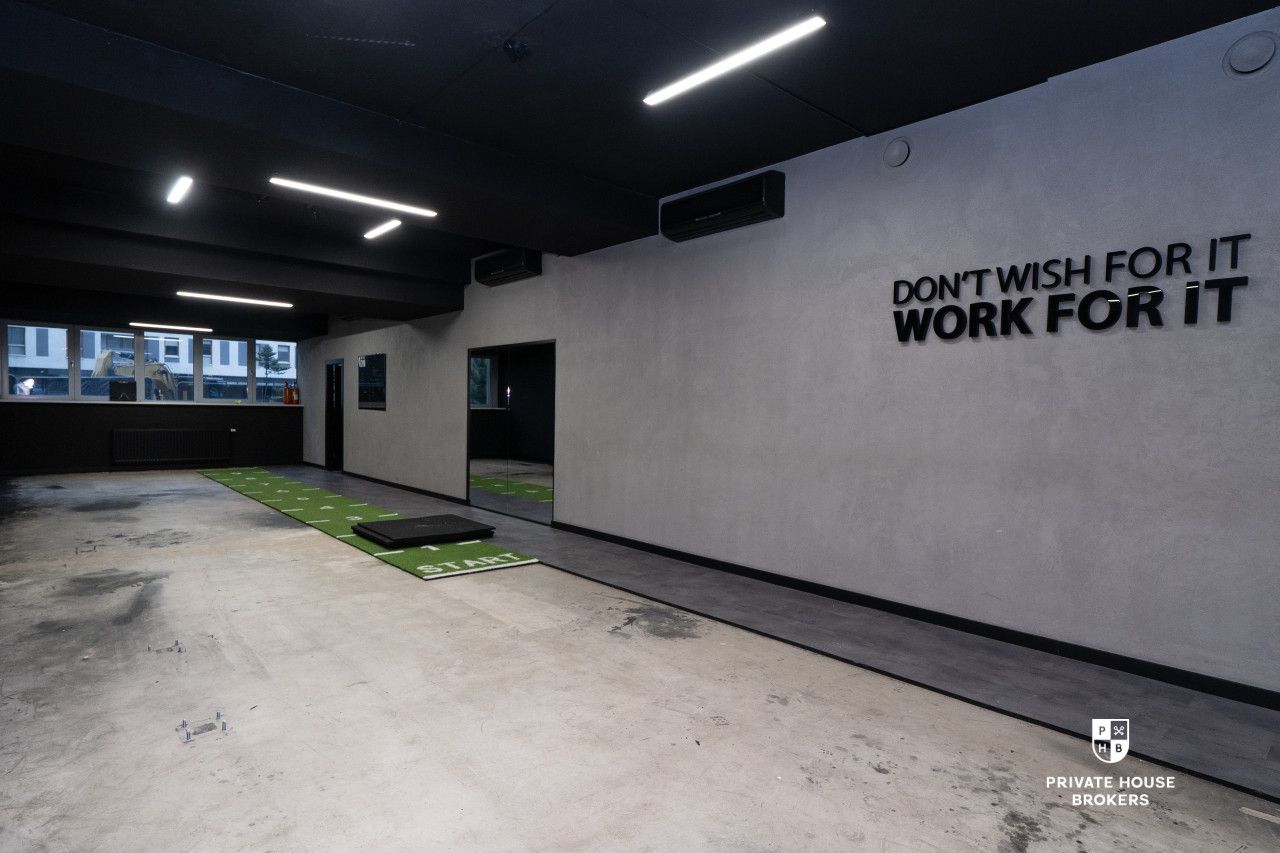 For sell commercial space Zabłocie district 135 m^2 - Комерційне приміщення - Оренда - Kraków, Podgórze