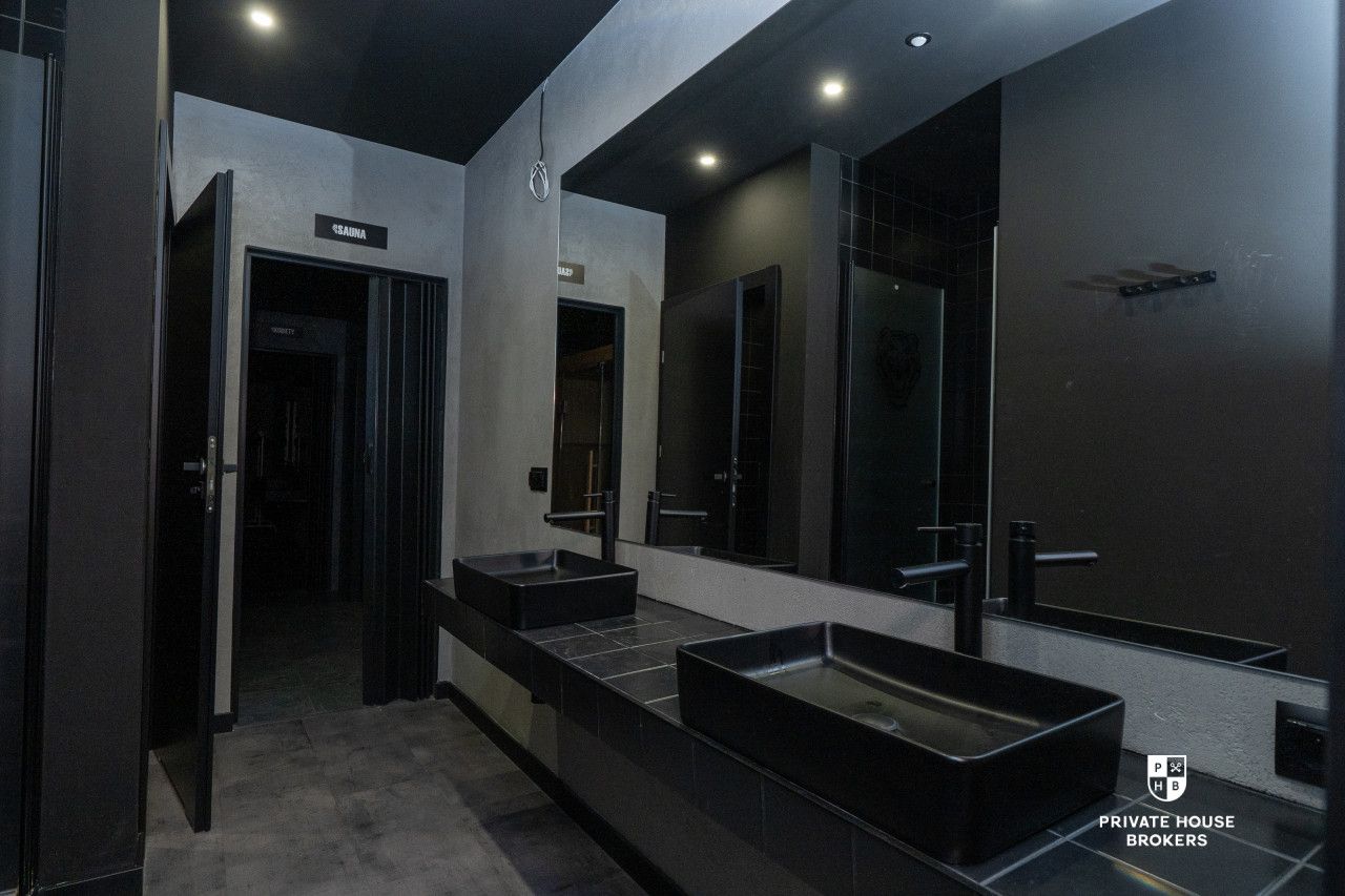 For sell commercial space Zabłocie district 135 m^2 - Комерційне приміщення - Оренда - Kraków, Podgórze