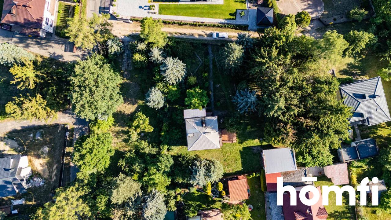 A large, green plot with a house to be renovated in a quiet district of Radom - Дім - Продаж - Radom, Rajec Poduchowny