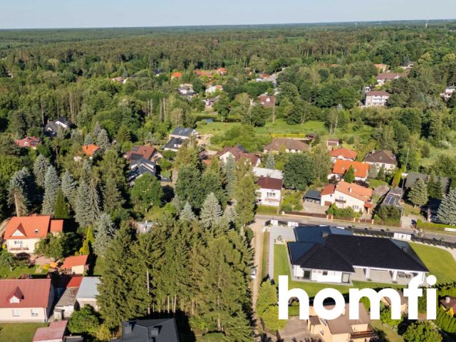 A large, green plot with a house to be renovated in a quiet district of Radom - Дім - Продаж - Radom, Rajec Poduchowny