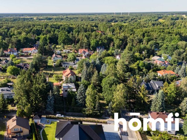 A large, green plot with a house to be renovated in a quiet district of Radom - Дім - Продаж - Radom, Rajec Poduchowny