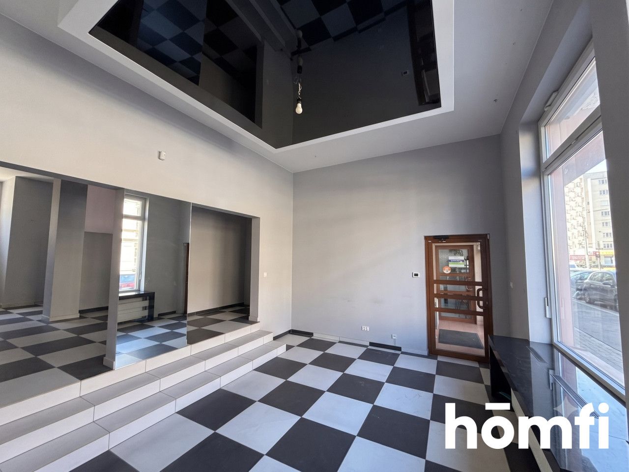 Premises with a large display window in the city center - Commercial premises - Rent - Radom, Śródmieście