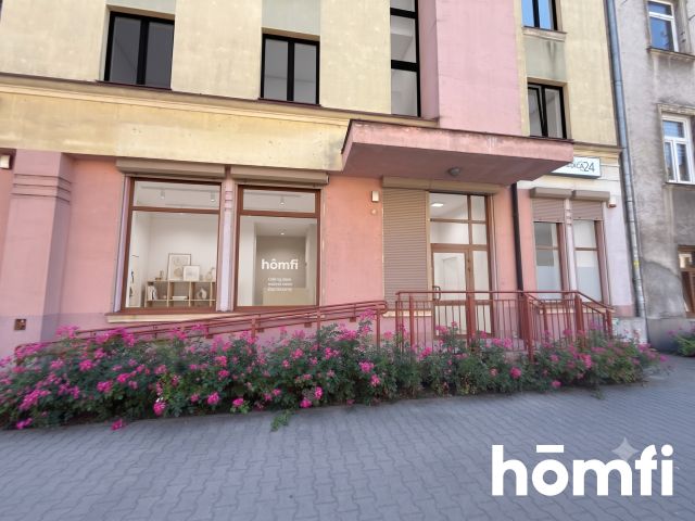 Premises with a large display window in the city center - Commercial premises - Rent - Radom, Śródmieście