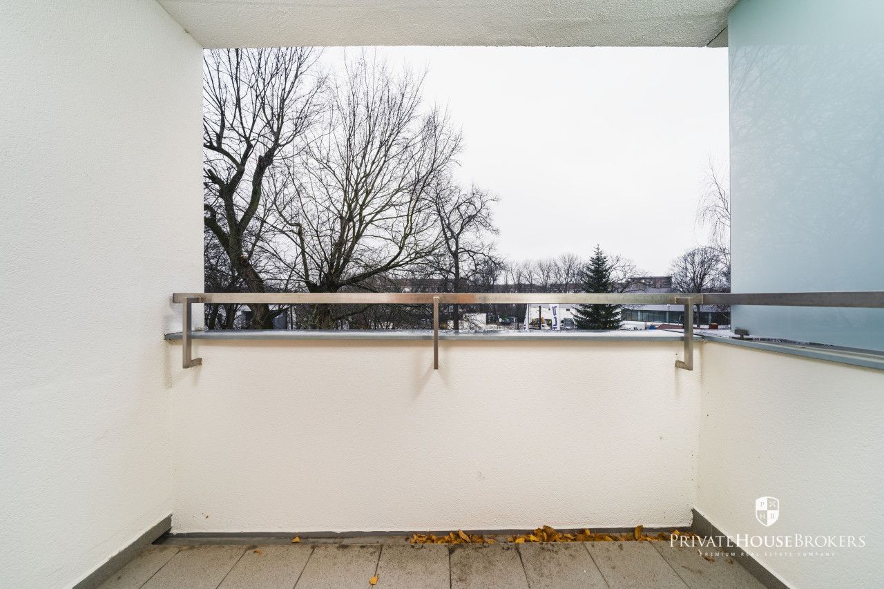 A sunny and spacious apartment located in a green area Czyżyny|parking for residents on the groundfloor - Apartment - Rent - Kraków, Nowa Huta / Czyżyny