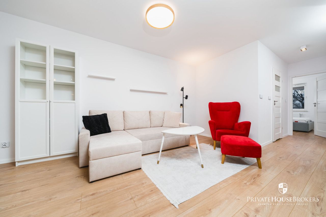 A sunny and spacious apartment located in a green area Czyżyny|parking for residents on the groundfloor - Apartment - Rent - Kraków, Nowa Huta / Czyżyny